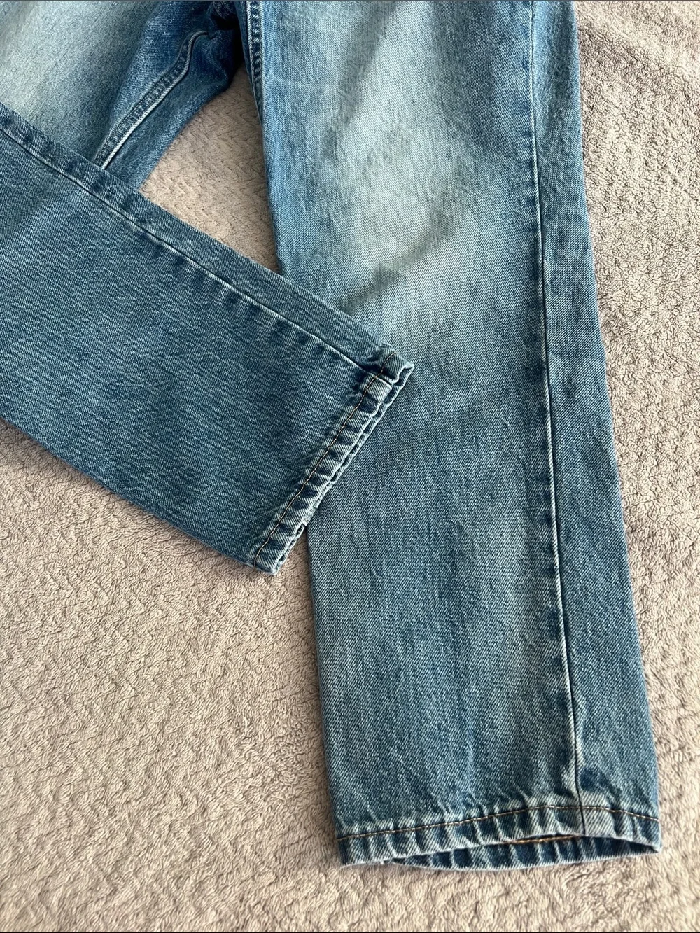 Everlane The Curvy 90's Cheeky Straight Jean Size 27 Cropped Medium Wash Denim